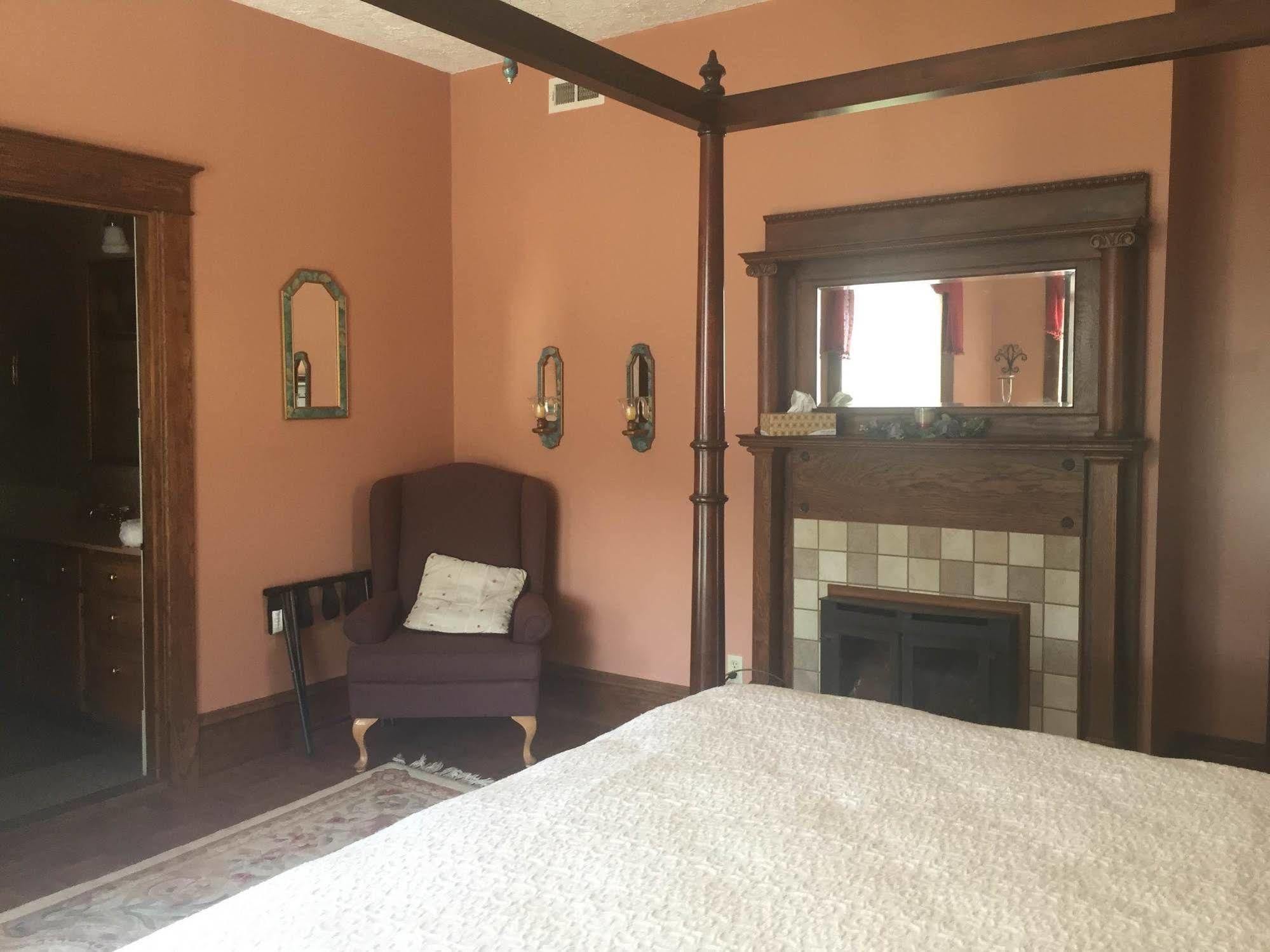 ホテルThe Old Coe House Burkesville エクステリア 写真